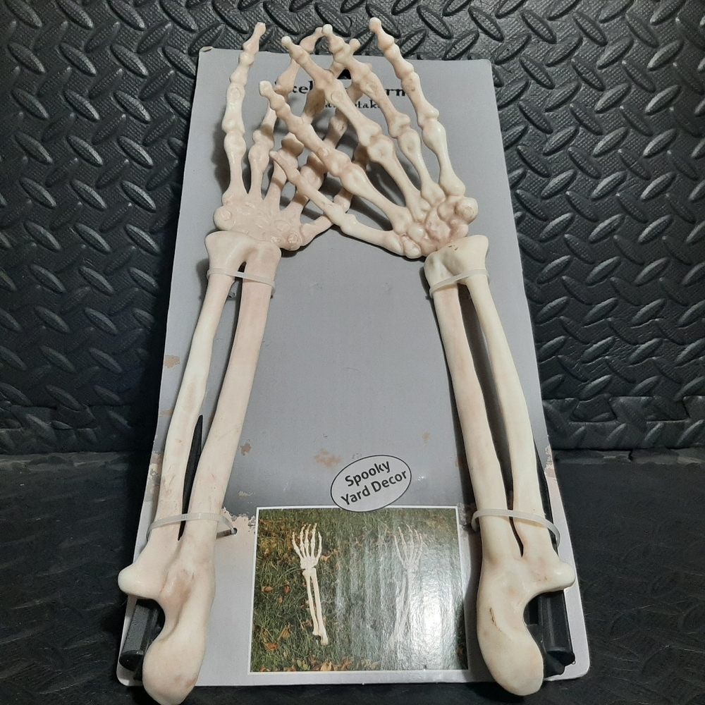 Skeleton Arms Yard Decoration